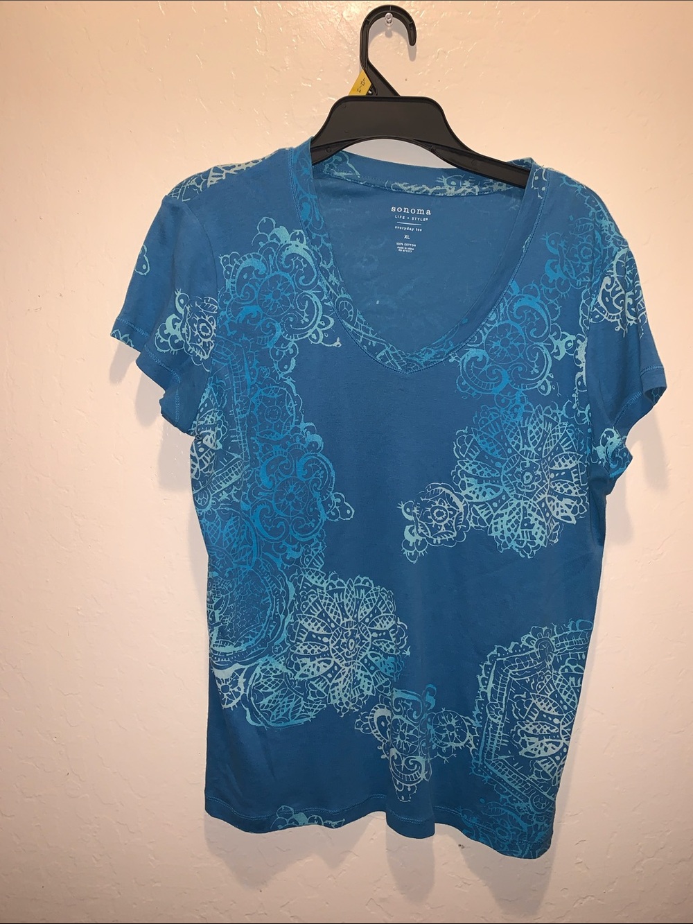 Sonoma Teal V-Neck Short Sleeve Tee with Lace Medallion Pattern